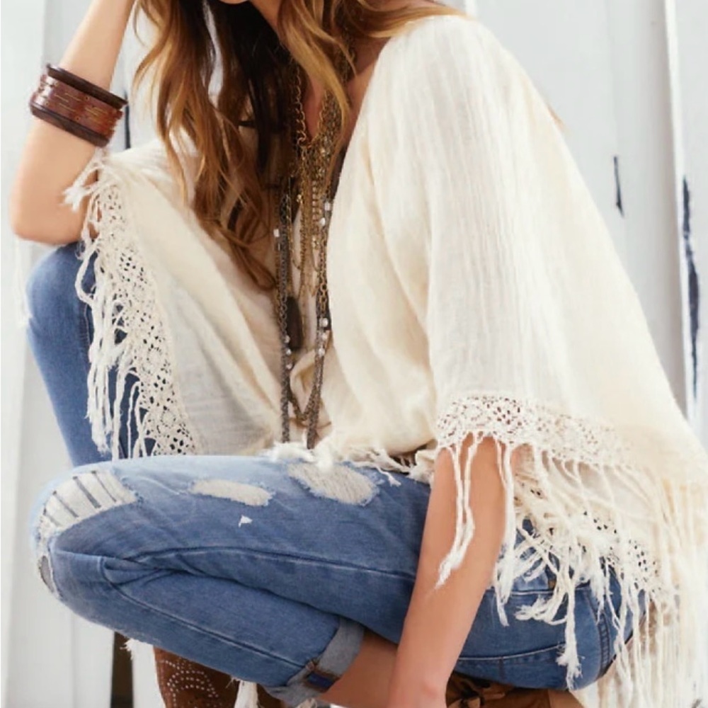 Elan Boho Fringe Poncho Top one size peasant hippie fringe beige 100% cotton